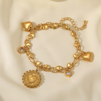 1874713004755521536 Golden Heart Charm Bracelet