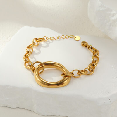Golden Link Bracelet, Stainless Steel Minimal Chain Bracelet with Statement Clasp (17–20 cm)